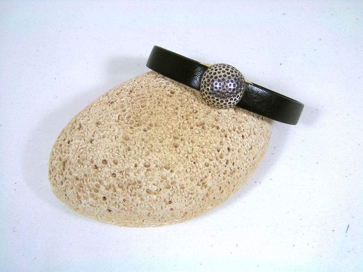 Runderleren armband zwart met magnetische sluiting golfbal