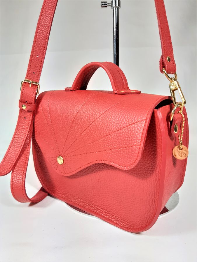 Sac bandoulière cuir vachette,fabrication artisanale coloris rouge