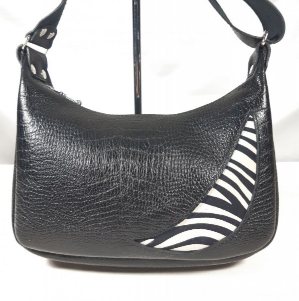 Sac demi lune zipp&eacute; cuir de vachette noir