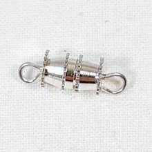 Lot fermoirs &agrave; visser pour des bijoux faciles &agrave; porter avec une finition parfaite.